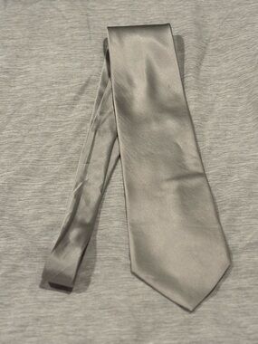 Silver Men's Satin Tie - Classic Formal Accessory
